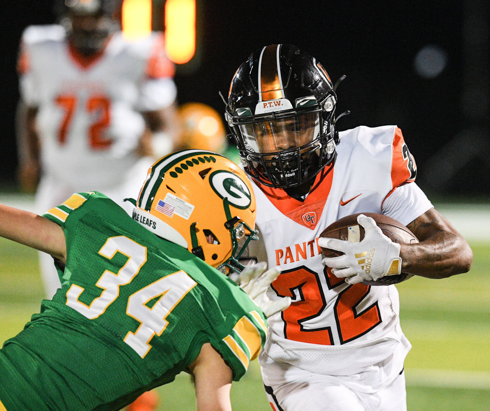 091021-qc-spt-ut-geneseo-fball-004